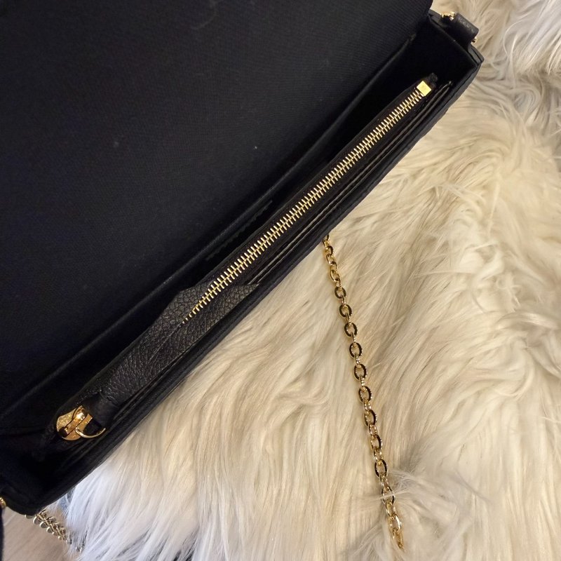 LV 黑壓紋三合一鍊包-3