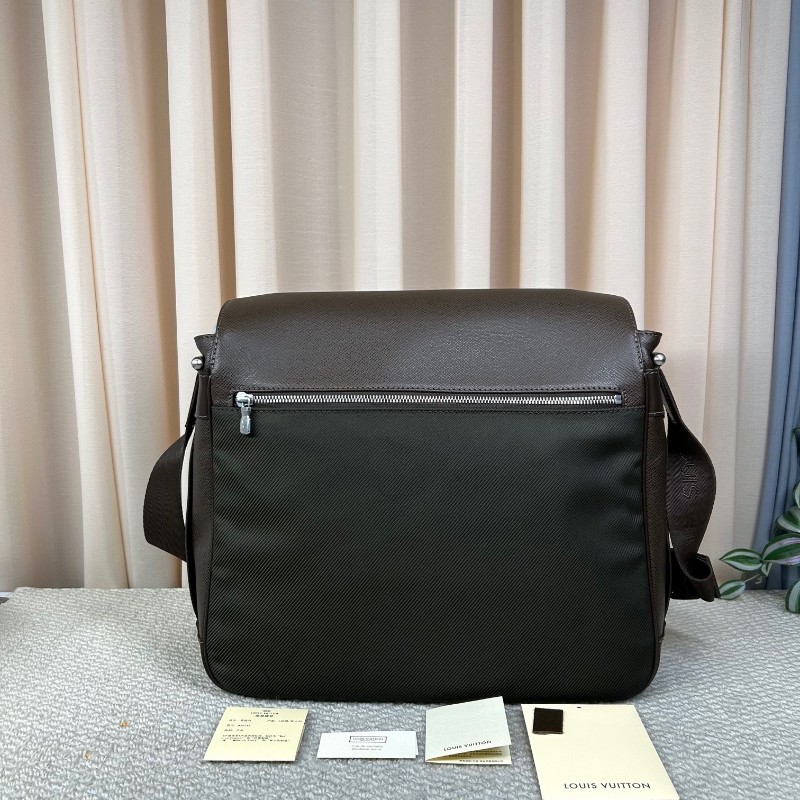 LV路易威登LV Andirr系列棕色郵差公文包 肩帶可調節 可單肩可斜挎 容量實用 日常通勤百搭 商務休閒都合適-1