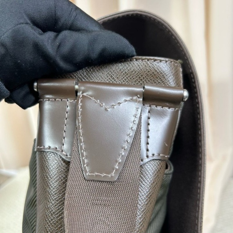 LV路易威登LV Andirr系列棕色郵差公文包 肩帶可調節 可單肩可斜挎 容量實用 日常通勤百搭 商務休閒都合適-14