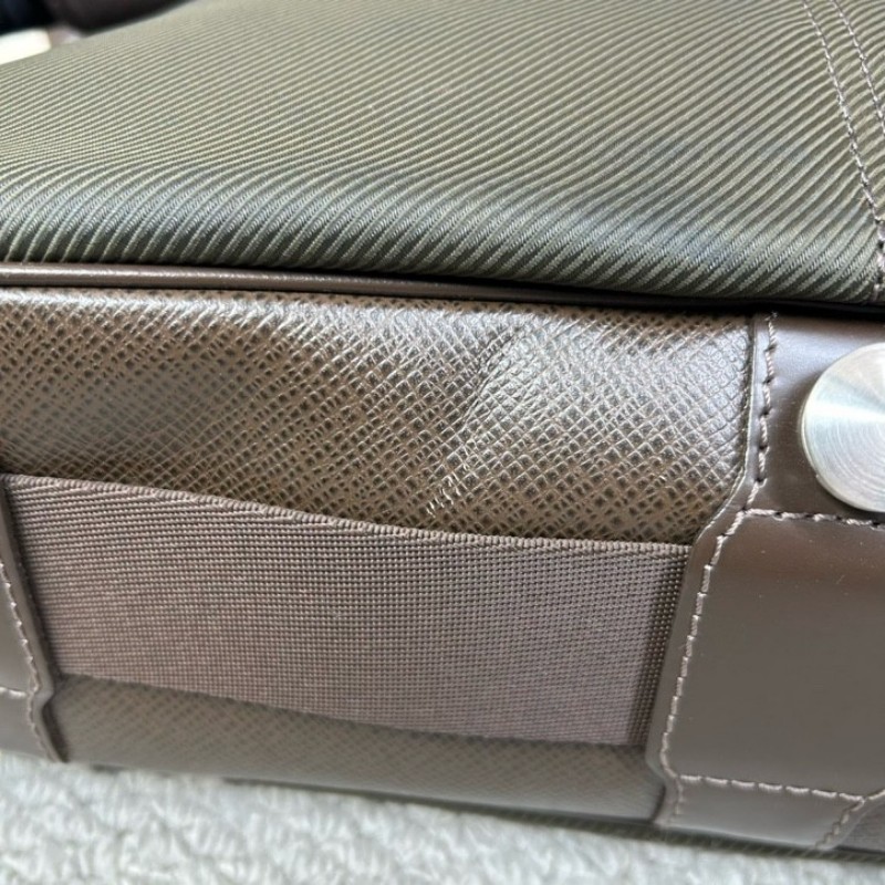 LV路易威登LV Andirr系列棕色郵差公文包 肩帶可調節 可單肩可斜挎 容量實用 日常通勤百搭 商務休閒都合適-21