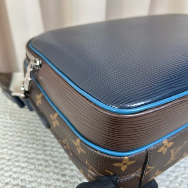 LV路易威登水波纹老花拼色郵差包 藍拼老花水波纹 可單肩可斜挎 雙拉鏈開合 容量大 日常通勤百搭實用-8