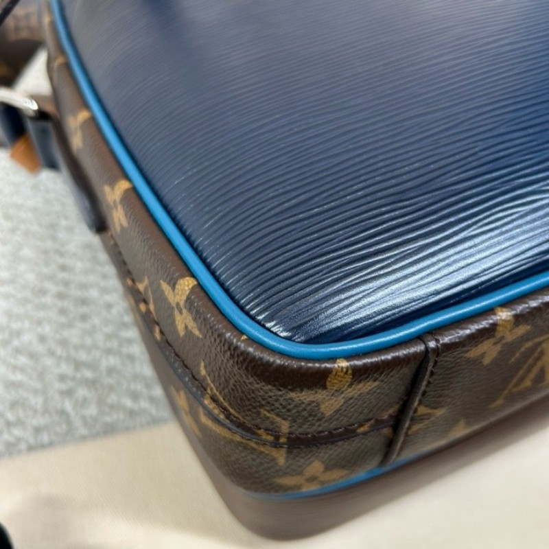 LV路易威登水波纹老花拼色郵差包 藍拼老花水波纹 可單肩可斜挎 雙拉鏈開合 容量大 日常通勤百搭實用-10