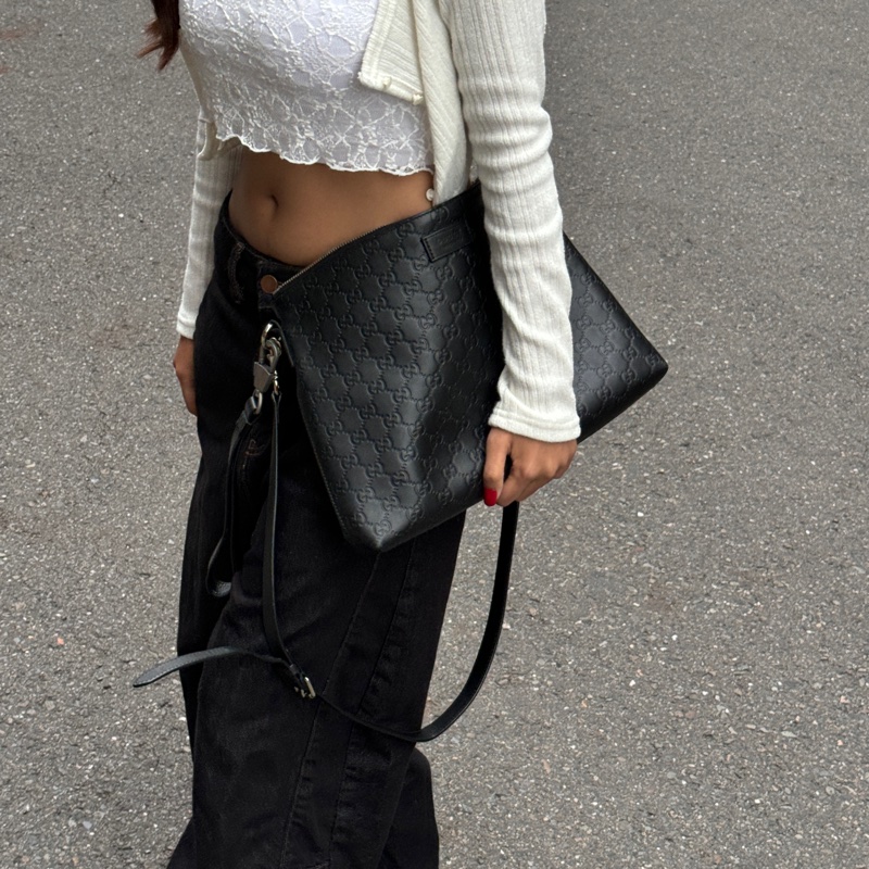 【超!級!新】 GUCCI 古馳黑老花 牛皮壓紋 斜背包 (專櫃98,000)-20