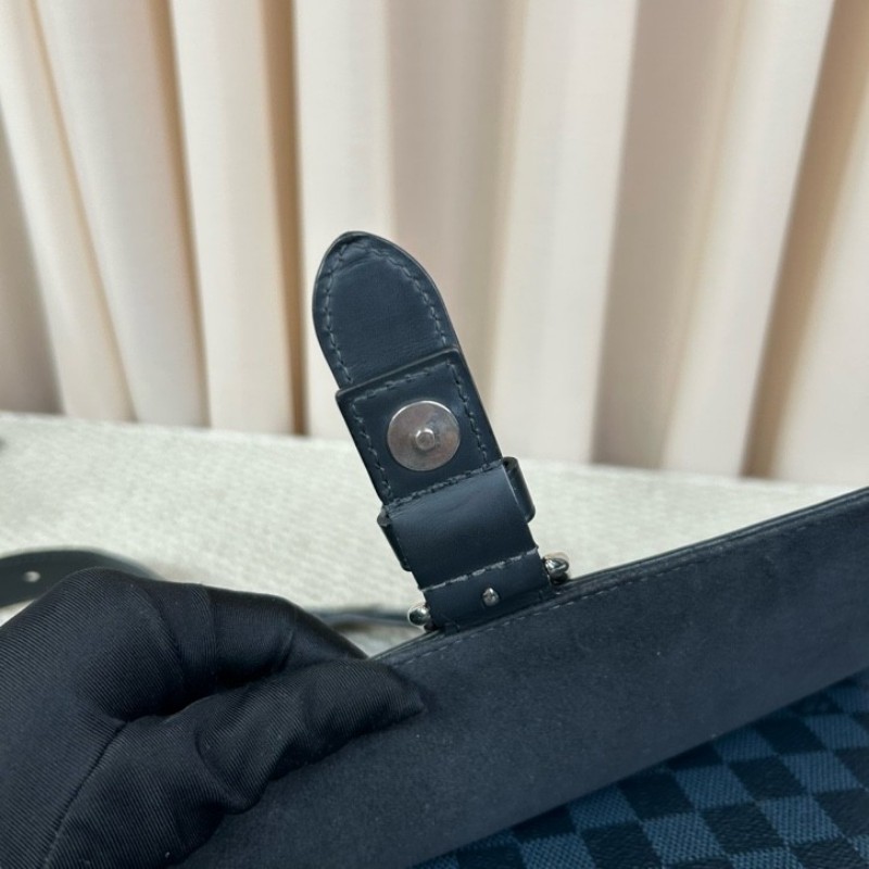 LV路易威登藍色棋盤格郵差包 藍色棋盤格拼黑色皮 銀色五金 可單肩可斜挎 容量實用 商務休閒都合適-17