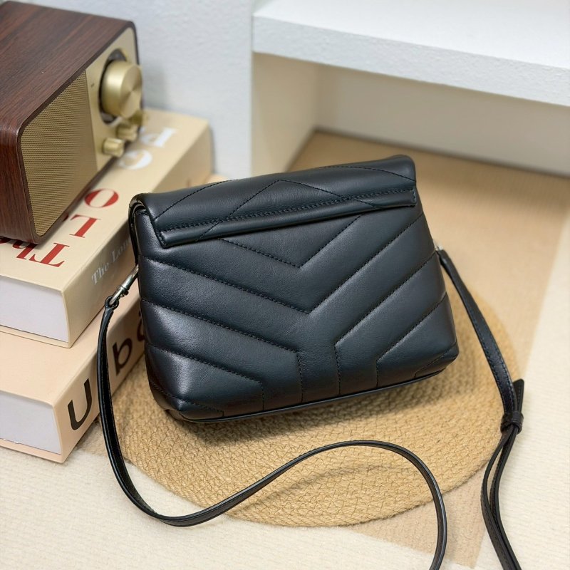 (稀有補貨!每次都秒售😌)🏷YSL 聖羅蘭.Loulou Toy 方胖子 已絕版-1