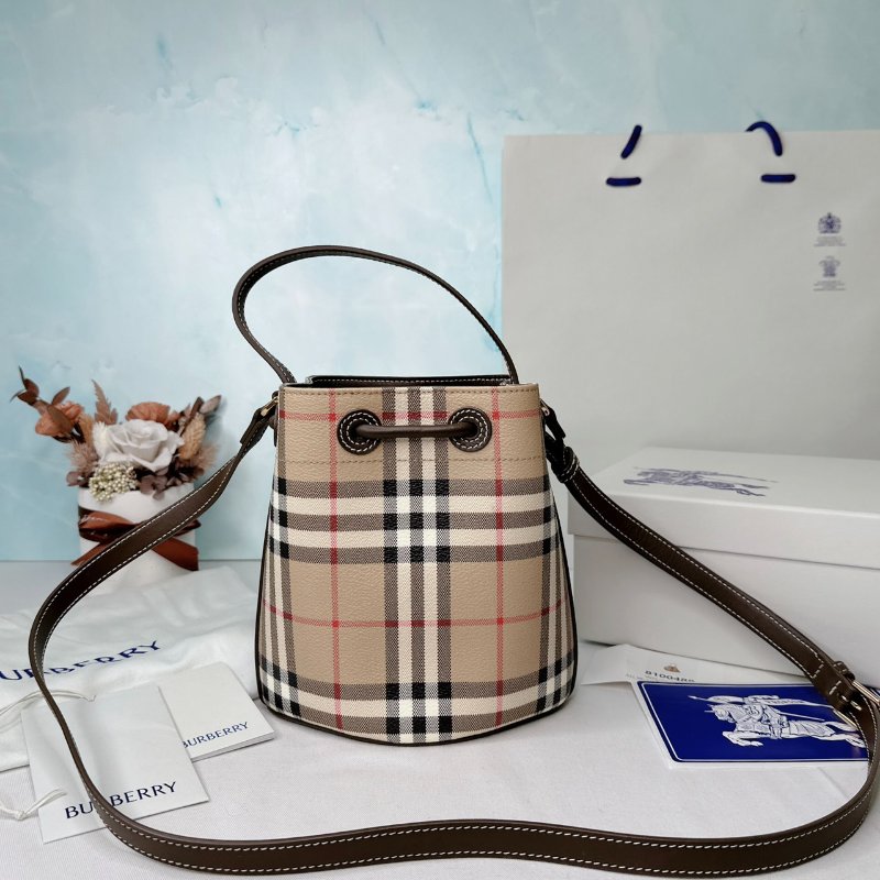 BURBERRY 格紋迷你水桶包-1