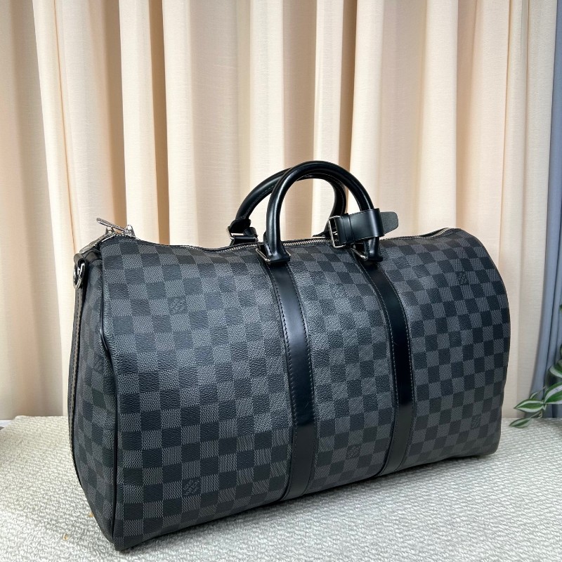 LV路易威登 keepall45 黑棋盤格手提旅行包 採用黑棋盤格塗層帆布打造 耐磨抗造易打理 超大容量可滿足短途出行收納 搭配可調節肩帶實現手提、斜挎單肩 盡顯低調奢華-2