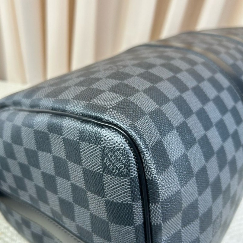 LV路易威登 keepall45 黑棋盤格手提旅行包 採用黑棋盤格塗層帆布打造 耐磨抗造易打理 超大容量可滿足短途出行收納 搭配可調節肩帶實現手提、斜挎單肩 盡顯低調奢華-8