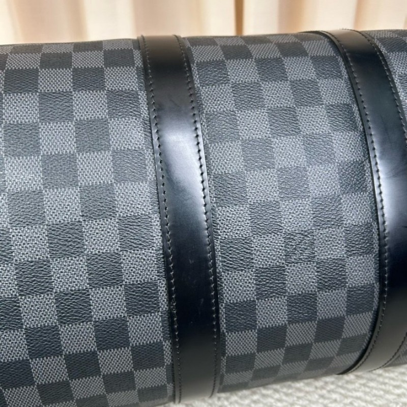 LV路易威登 keepall45 黑棋盤格手提旅行包 採用黑棋盤格塗層帆布打造 耐磨抗造易打理 超大容量可滿足短途出行收納 搭配可調節肩帶實現手提、斜挎單肩 盡顯低調奢華-13