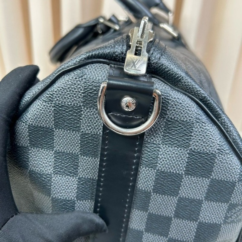 LV路易威登 keepall45 黑棋盤格手提旅行包 採用黑棋盤格塗層帆布打造 耐磨抗造易打理 超大容量可滿足短途出行收納 搭配可調節肩帶實現手提、斜挎單肩 盡顯低調奢華-23