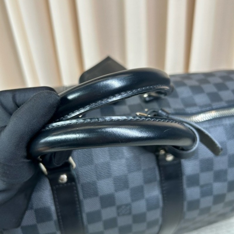 LV路易威登 keepall45 黑棋盤格手提旅行包 採用黑棋盤格塗層帆布打造 耐磨抗造易打理 超大容量可滿足短途出行收納 搭配可調節肩帶實現手提、斜挎單肩 盡顯低調奢華-24
