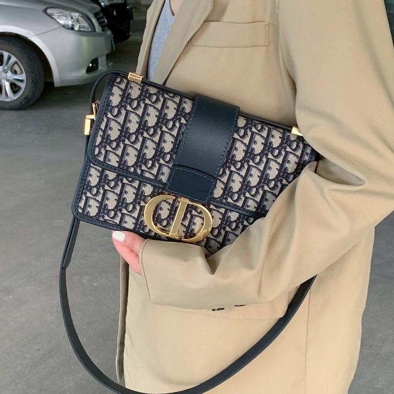 DIOR 藍色緹花30蒙田斜背包-1