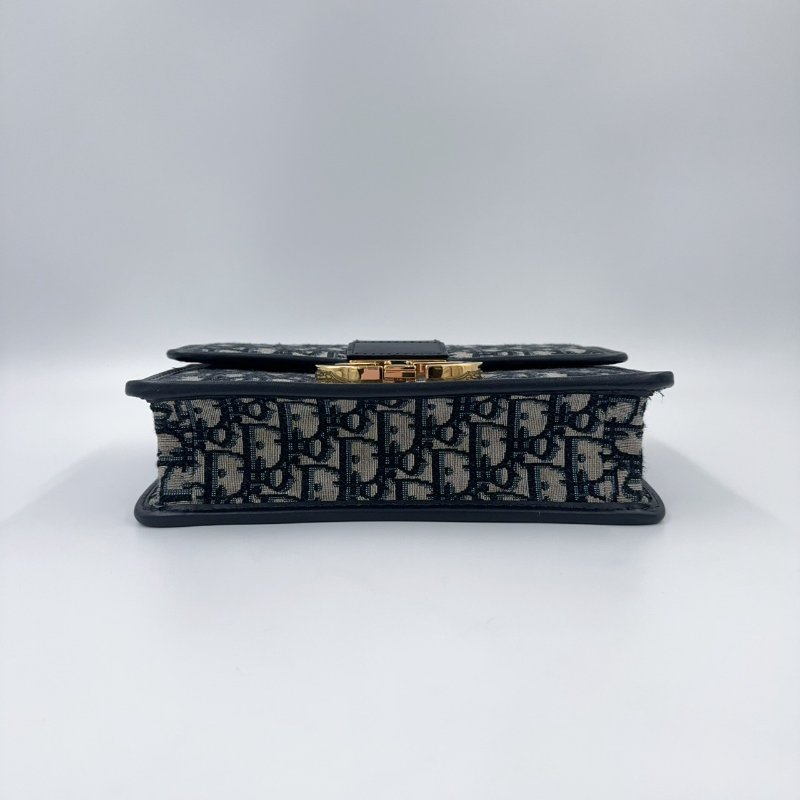 DIOR 藍色緹花30蒙田斜背包-7