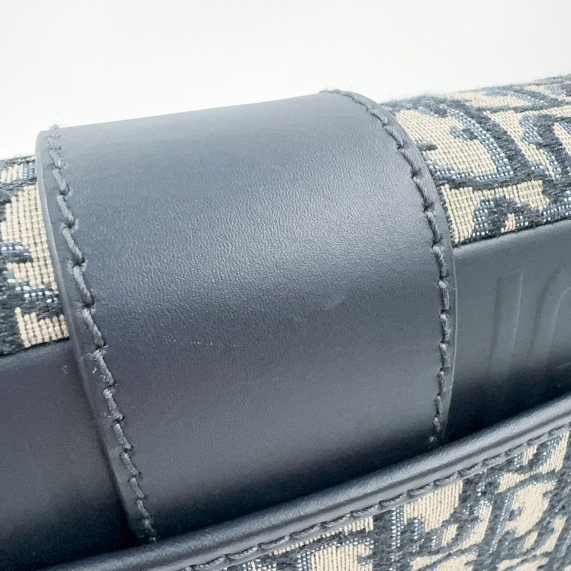 DIOR 藍色緹花30蒙田斜背包-16