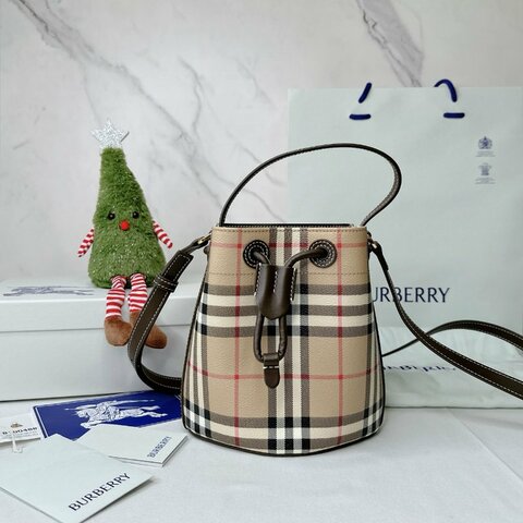 BURBERRY 英倫格紋水桶包