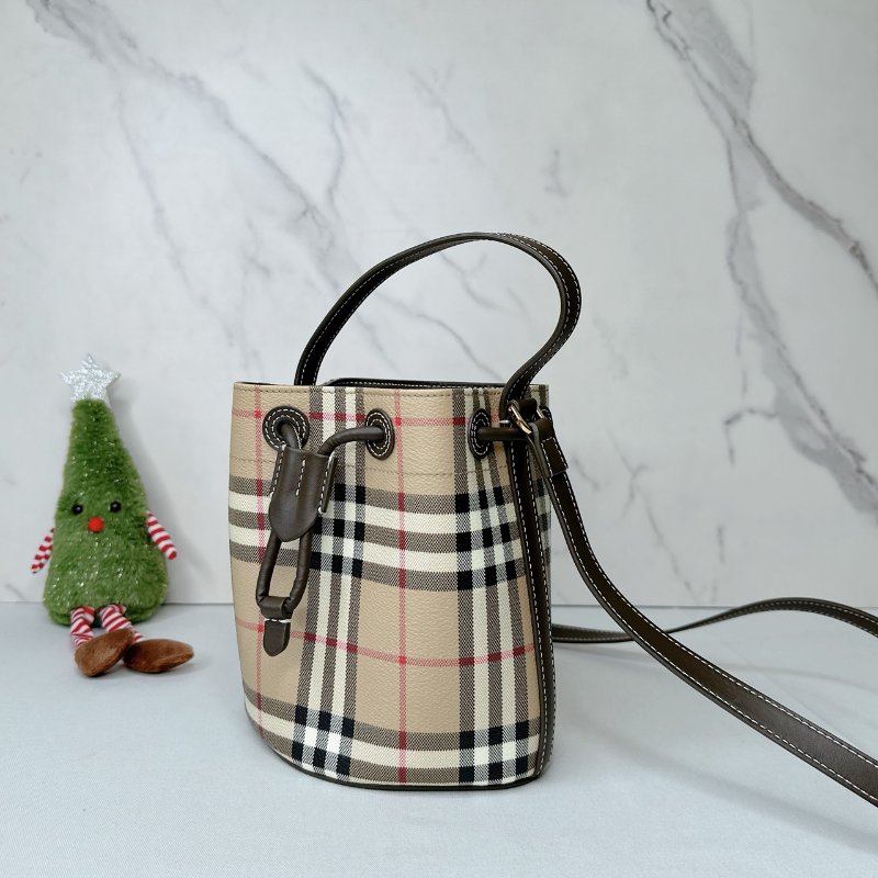BURBERRY 英倫格紋水桶包-2