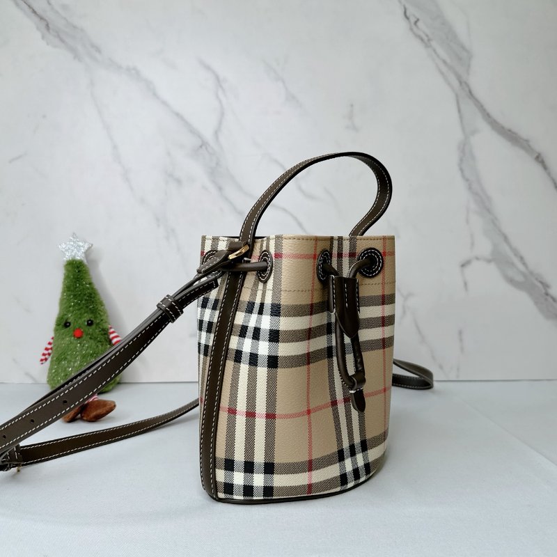 BURBERRY 英倫格紋水桶包-3