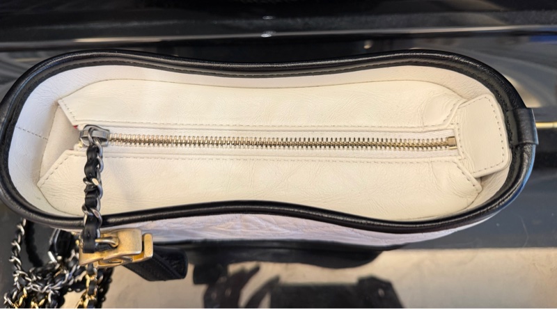 CHANEL GABRIELLE 小號 白色牛皮流浪包 29開-1