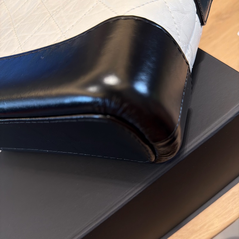 CHANEL GABRIELLE 小號 白色牛皮流浪包 29開-9