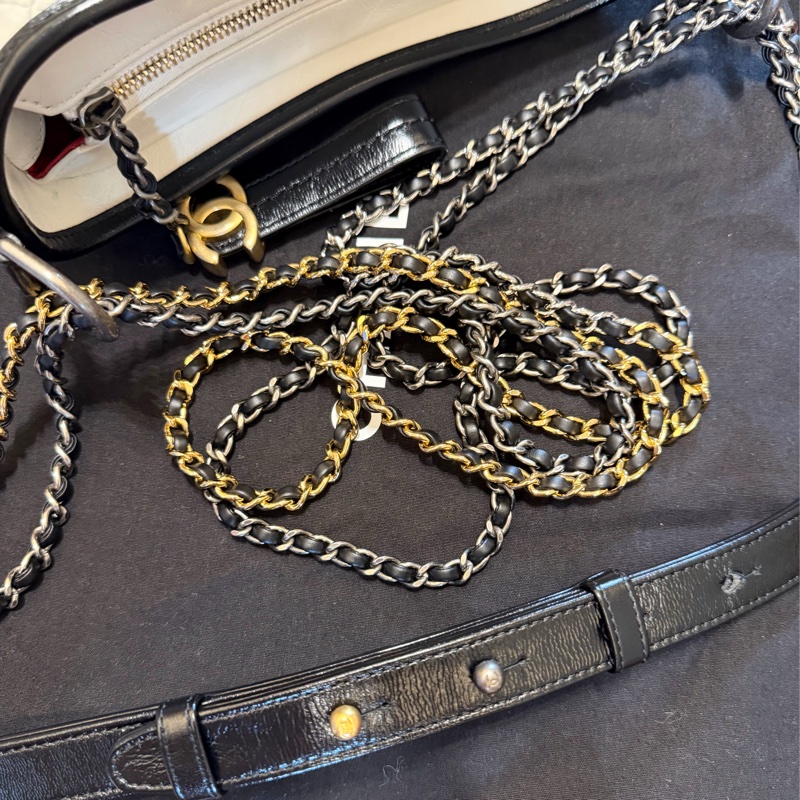 CHANEL GABRIELLE 小號 白色牛皮流浪包 29開-12