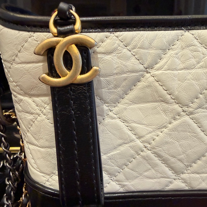 CHANEL GABRIELLE 小號 白色牛皮流浪包 29開-13