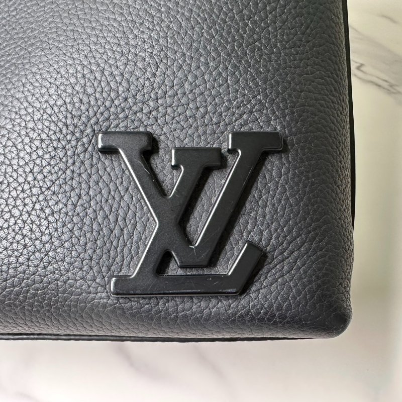 LV Takeoff全皮革手提公事包-7