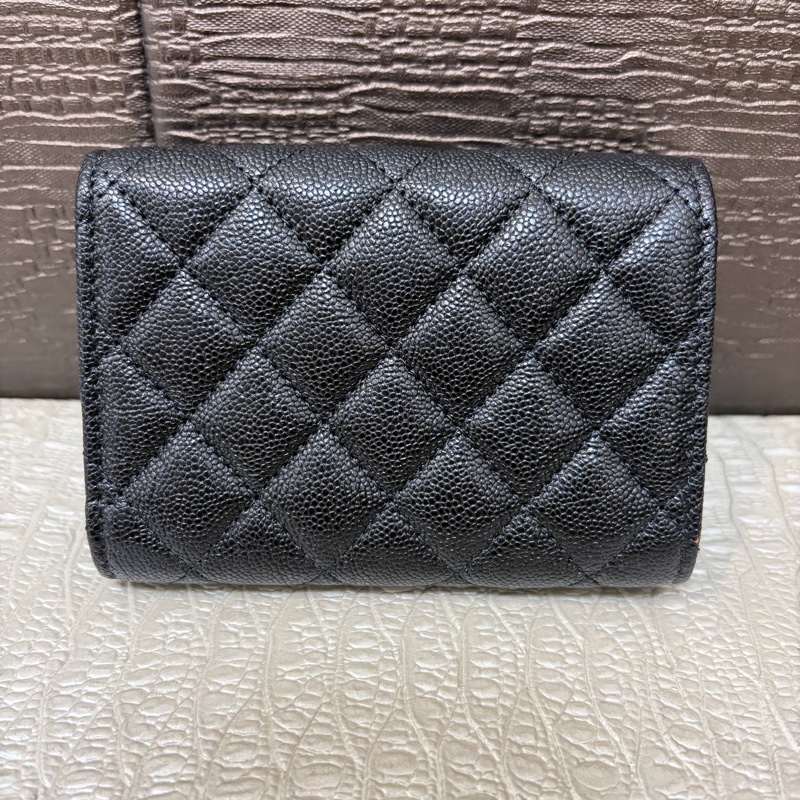 Chanel 黑荔枝皮霧金釦mini 三折短夾-1