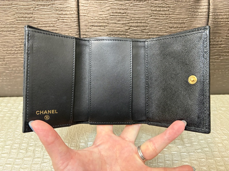 Chanel 黑荔枝皮霧金釦mini 三折短夾-5