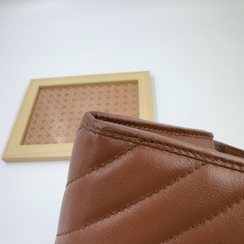 GUCCI焦糖色金釦下蓋長夾-6