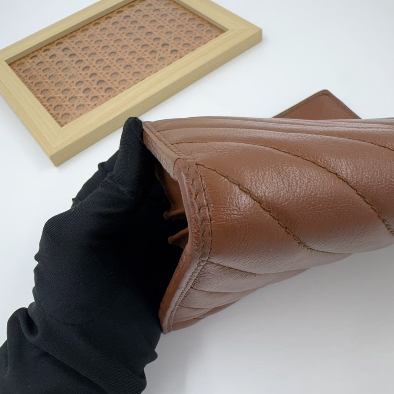 GUCCI焦糖色金釦下蓋長夾-8