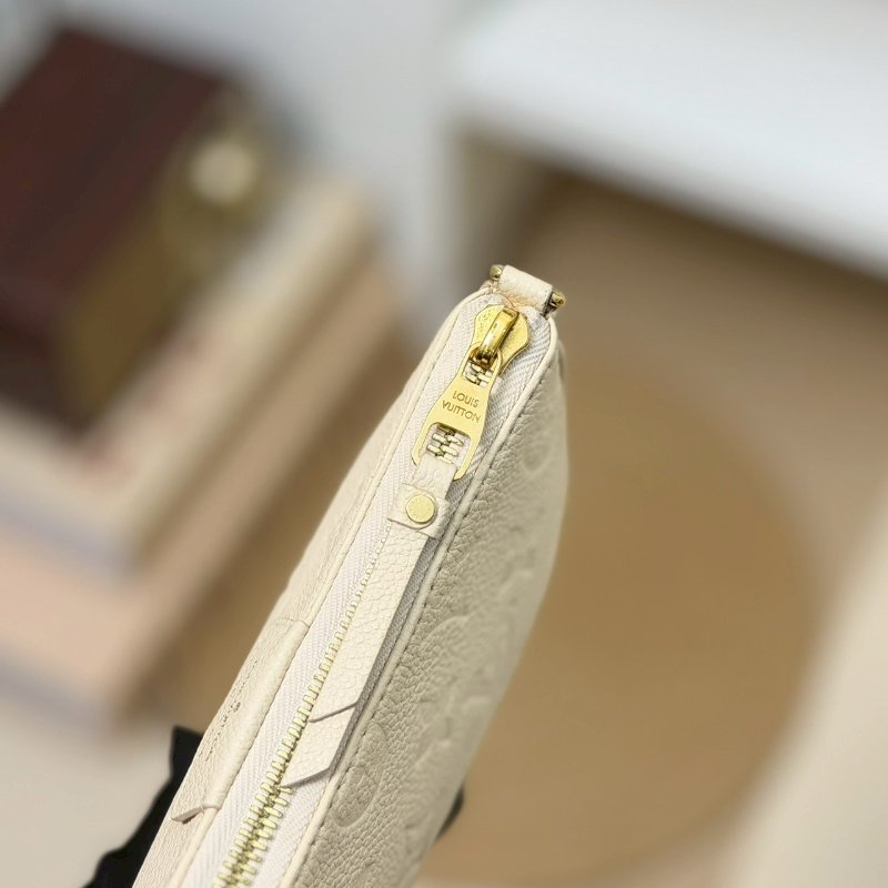 (超甜分享💓💓)🏷LV 路易威登.Easy Pouch On Strap 奶油白 M81066 芯片款-14