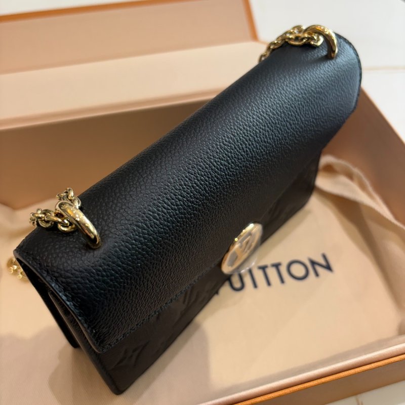 *SHIHNA名牌精品* LV M13569 Mini 牛皮壓花鏈包-2