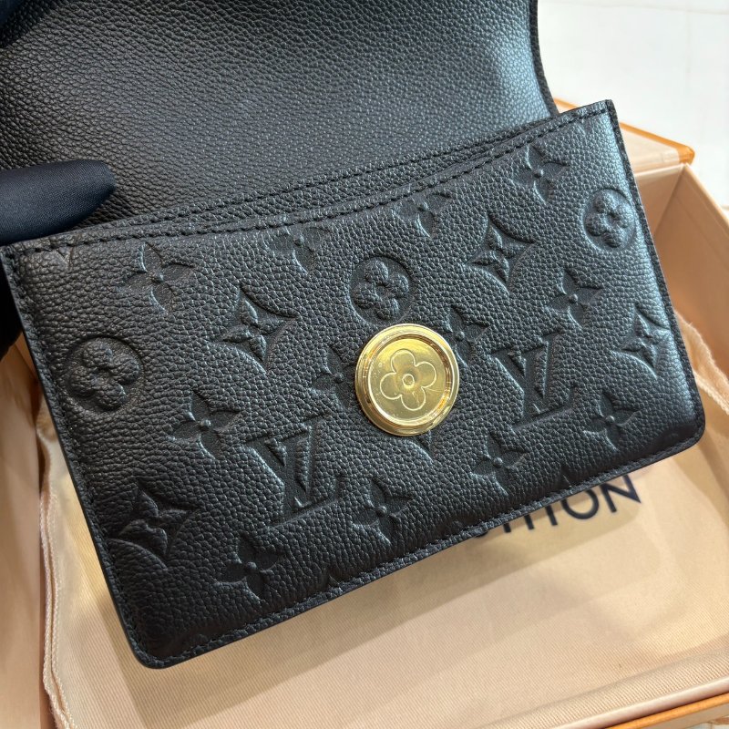 *SHIHNA名牌精品* LV M13569 Mini 牛皮壓花鏈包-4