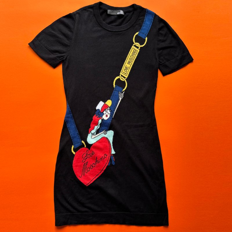 ::Love Moschino:: 黑色愛心女孩圖樣長版洋裝-0