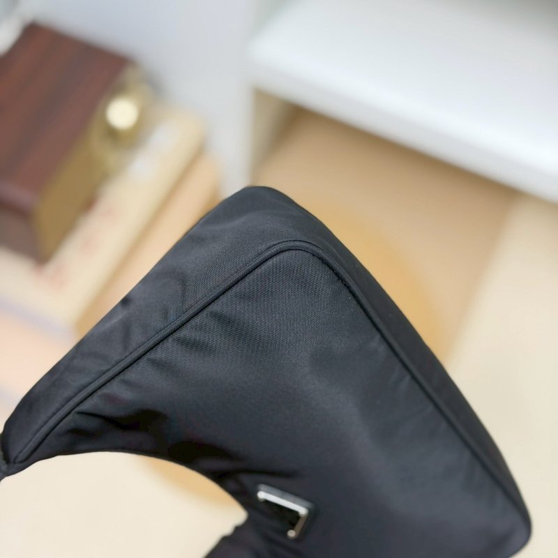 🏷Prada 普拉達.Re-Edition Hobo 2000 腋下包-4