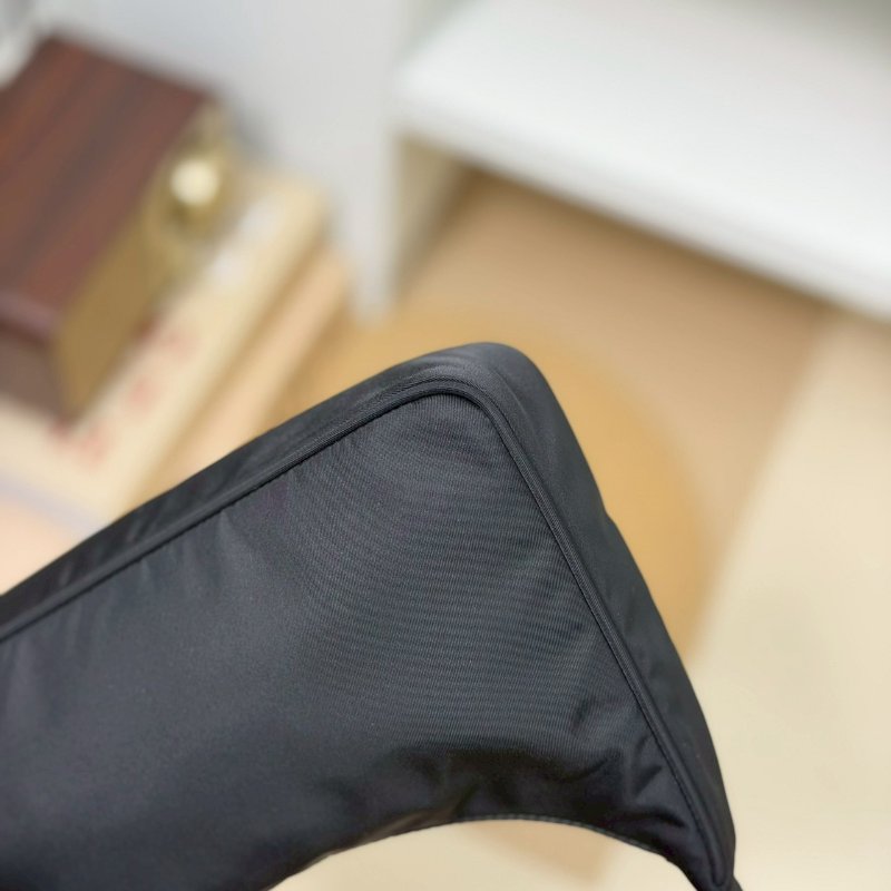 🏷Prada 普拉達.Re-Edition Hobo 2000 腋下包-7