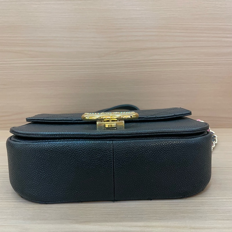 CHANEL 香奈儿邮差包古巴系列黑色菱格纹牛皮-5