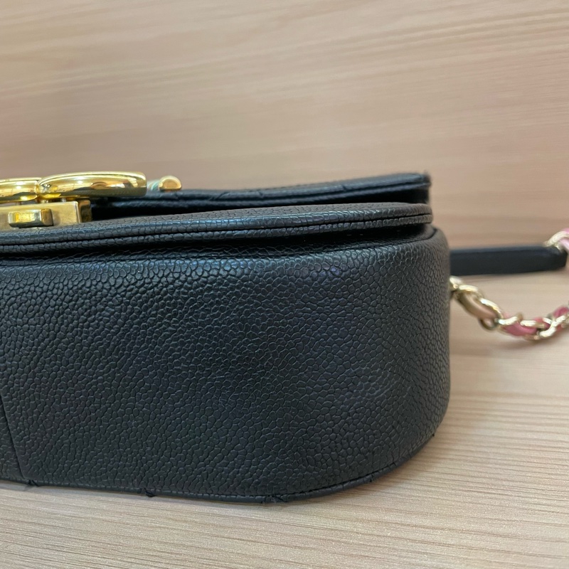 CHANEL 香奈儿邮差包古巴系列黑色菱格纹牛皮-11