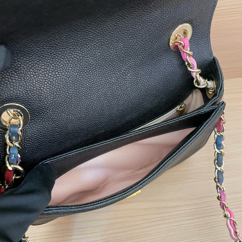 CHANEL 香奈儿邮差包古巴系列黑色菱格纹牛皮-12