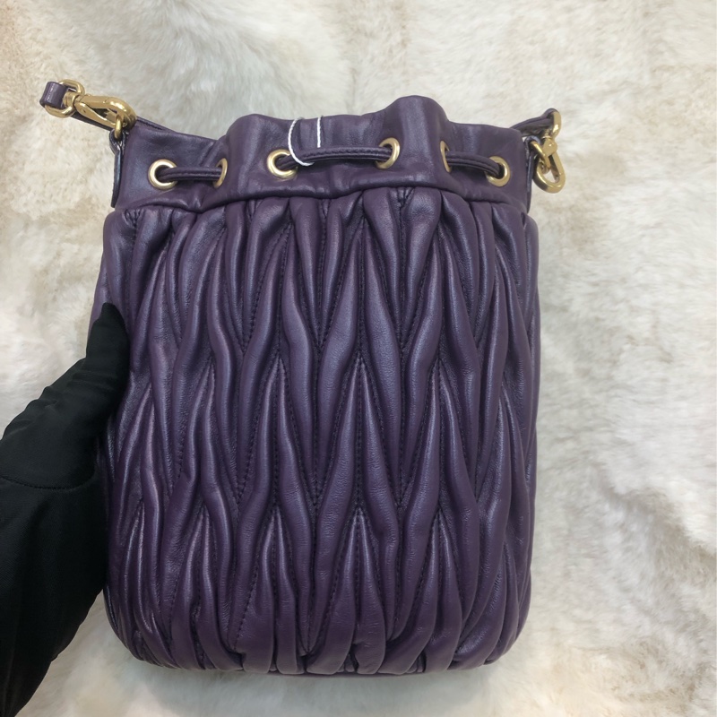 Miu Miu 紫色皺皮小水桶 XC342-1