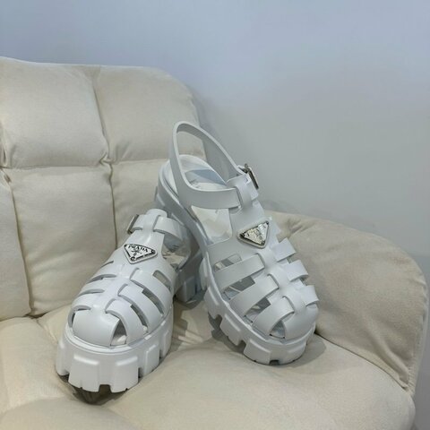 全新 Prada Monolith 厚底涼鞋