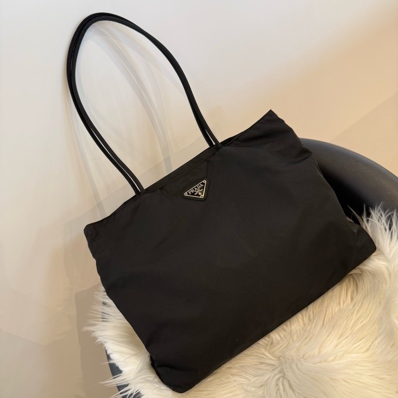 PRADA 尼龍托特包-0