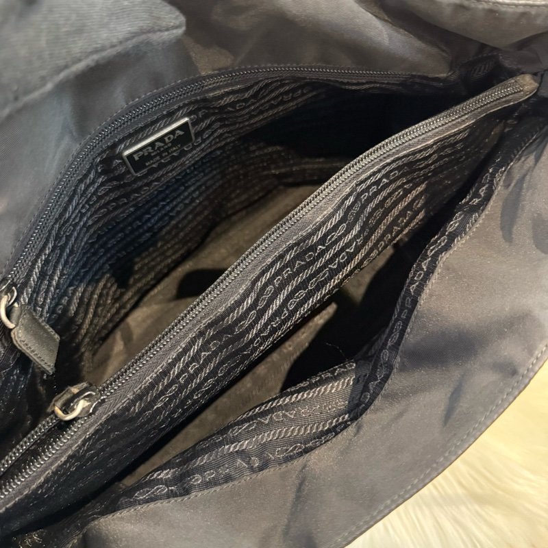PRADA 尼龍托特包-4