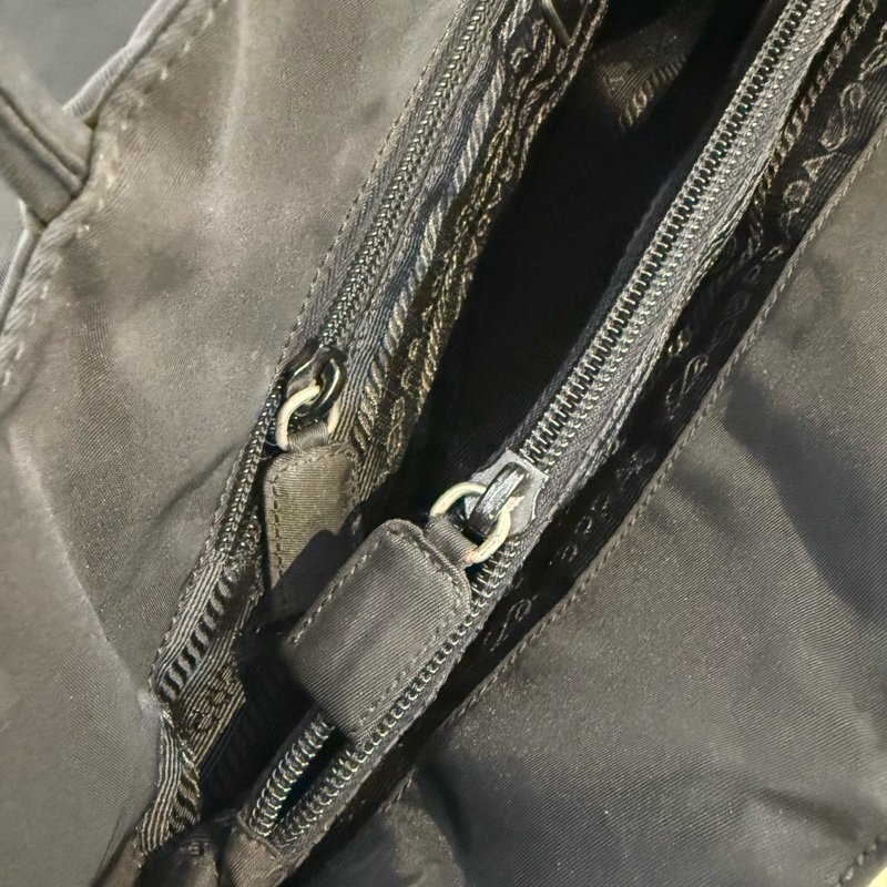 PRADA 尼龍托特包-5