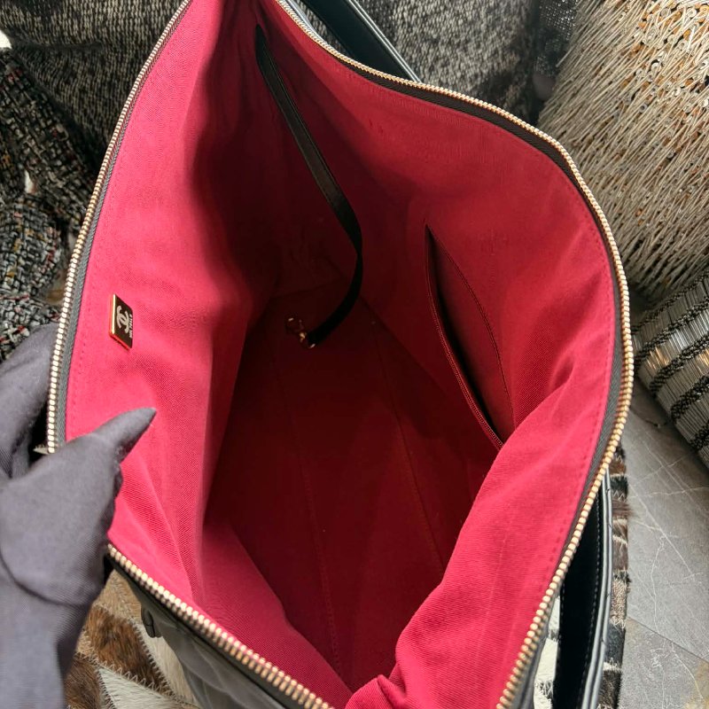 CHANEL 牛皮拉鏈肩背包 黑色 晶片-4