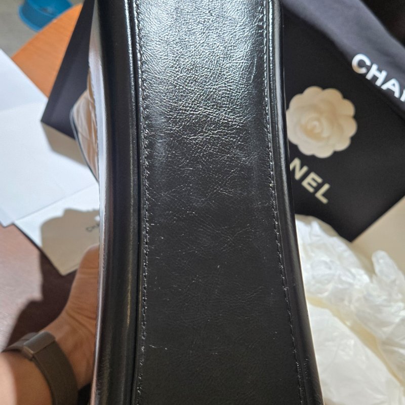 【專櫃保養完抱回】CHANEL 香奈兒 26開 膚黑雙色 大款流浪包 Gabrielle全新皮穿練 (附原廠保養組包裝)-10