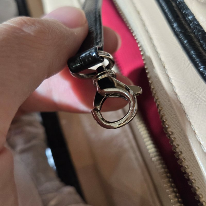 【專櫃保養完抱回】CHANEL 香奈兒 26開 膚黑雙色 大款流浪包 Gabrielle全新皮穿練 (附原廠保養組包裝)-16