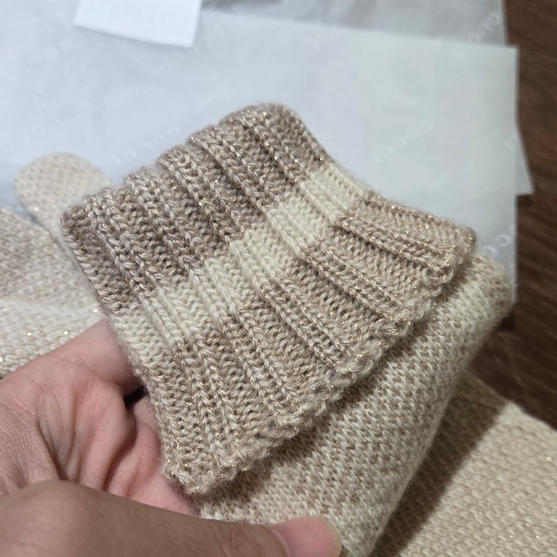 【全新、全配】GUCCI 經典大雙G緹花 針織羊毛手套 (奶茶拼色/燕麥色)-3