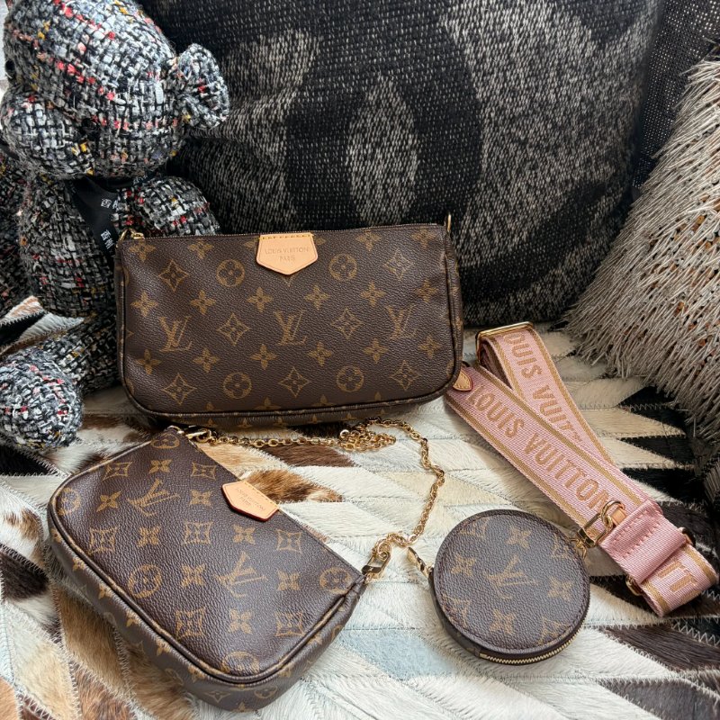 LV 原花紋三合一配件包 粉 晶片款-1