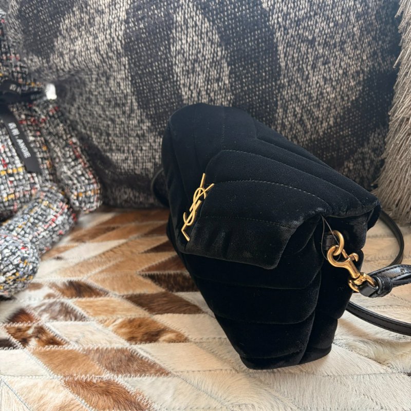YSL 天鵝絨方胖子 黑-2